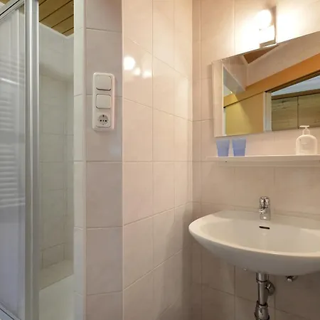 Perle Tirol Apartman *